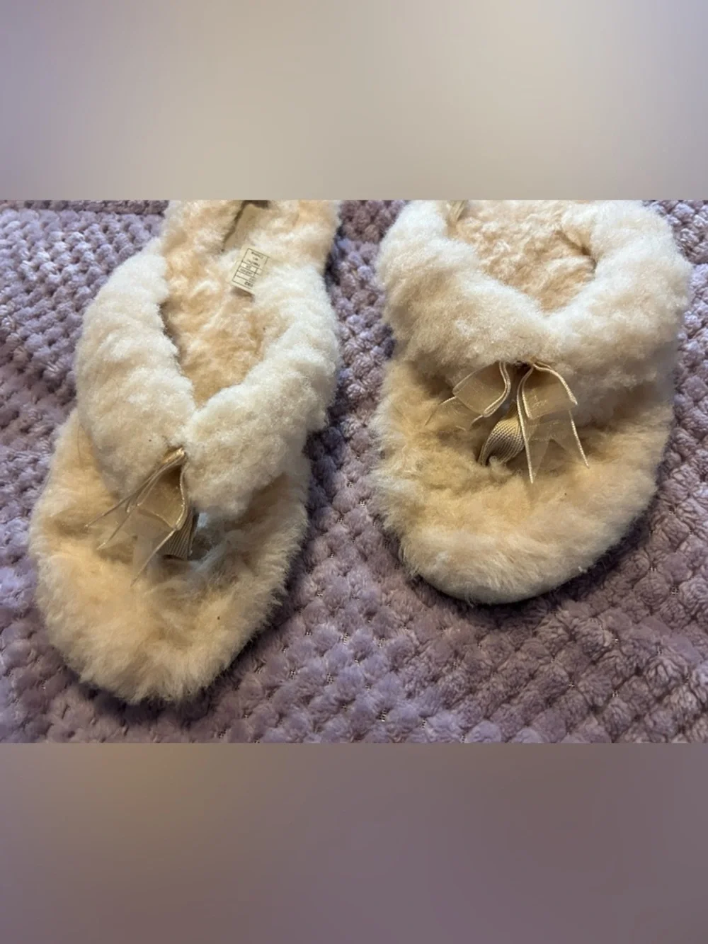 Cozy UGG Ivory Fluff Flip Flop Sandals women size 8 - Picture 2 of 10
